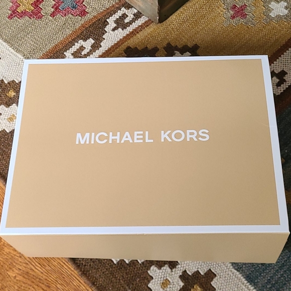 Michael Kors Abbey Medium Backpack Vanilla Acorn - Picture 7 of 8